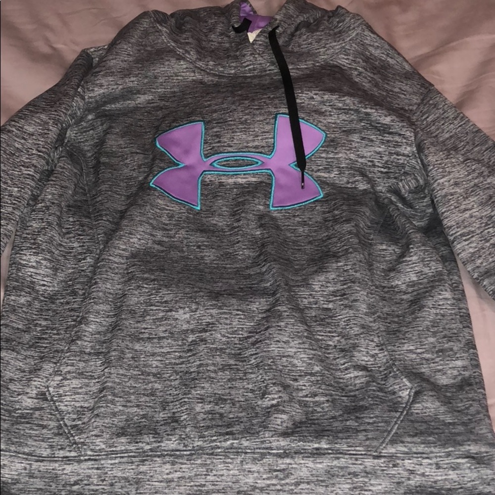 Under armour sweatshirt